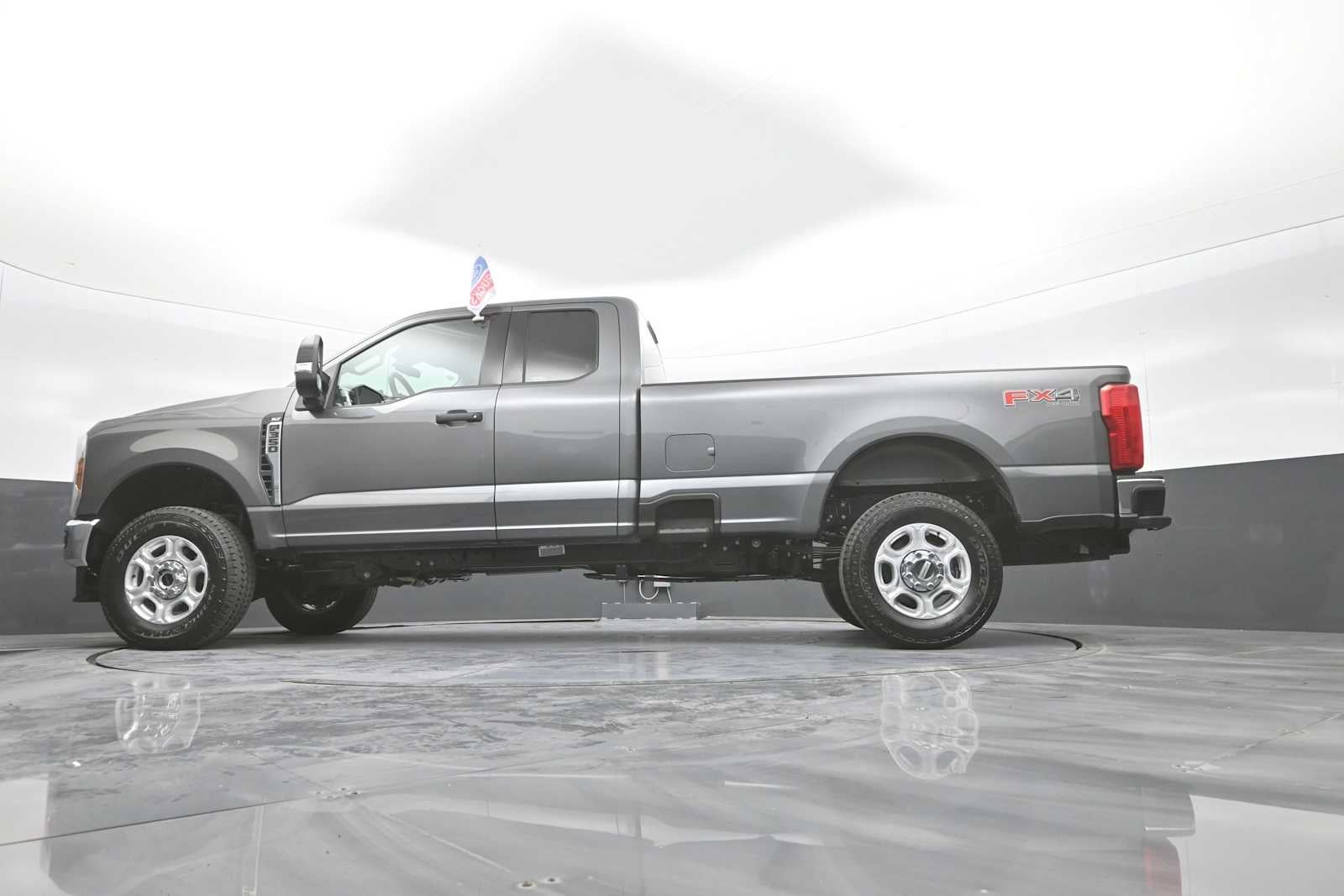 2026 Ford Super Duty F-350 SRW XLT