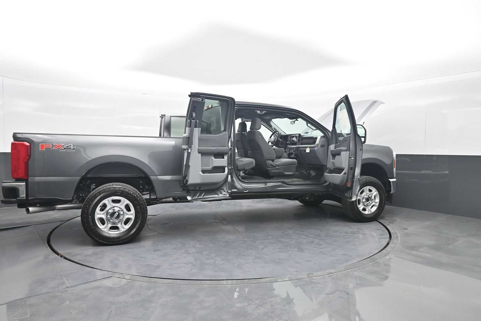 2026 Ford Super Duty F-350 SRW XLT