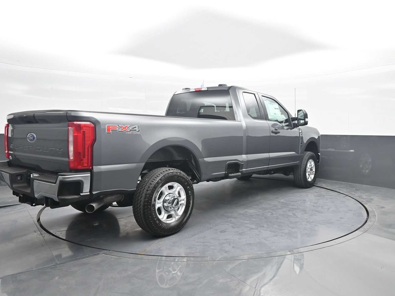2026 Ford Super Duty F-350 SRW XLT