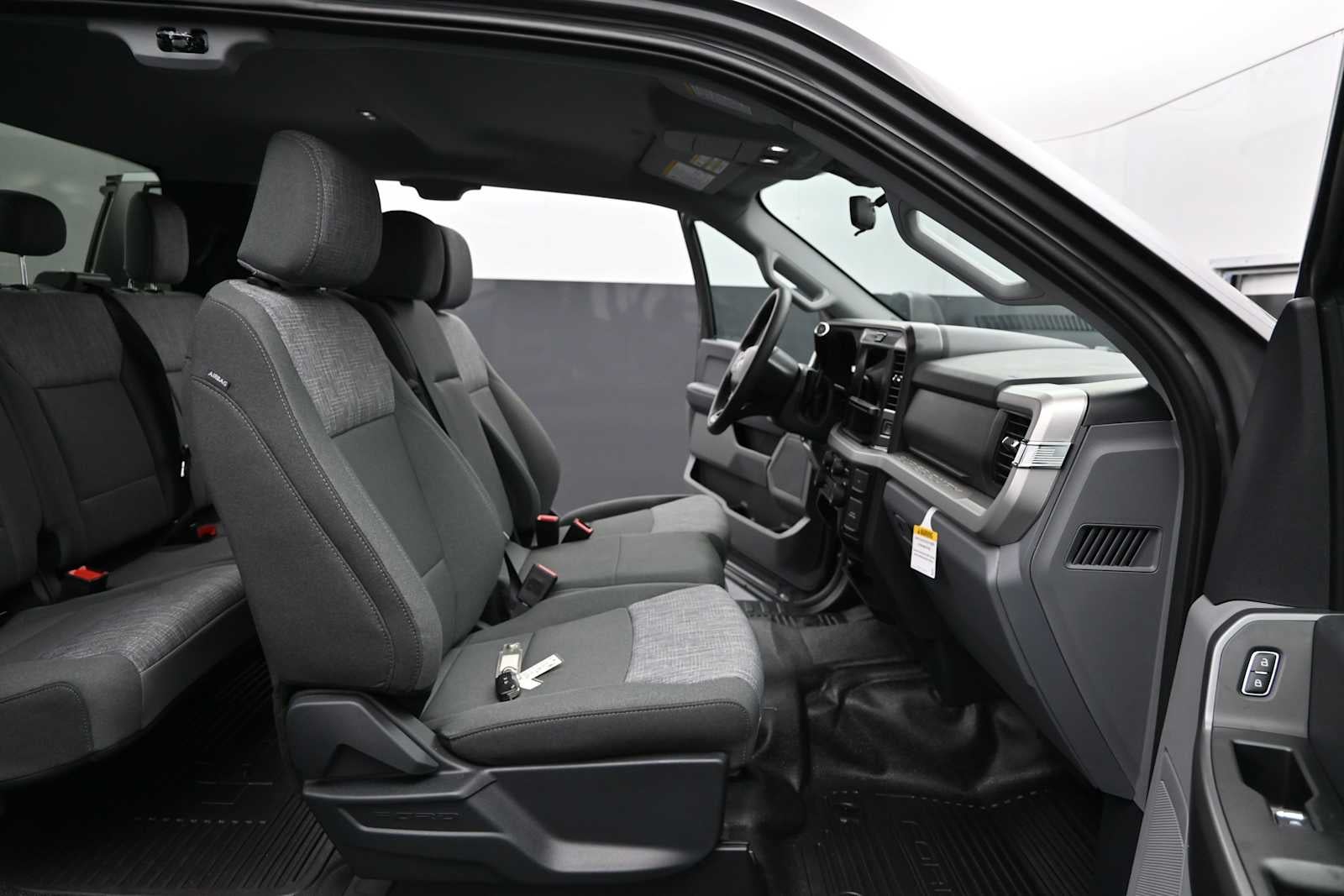 2026 Ford Super Duty F-350 SRW XLT