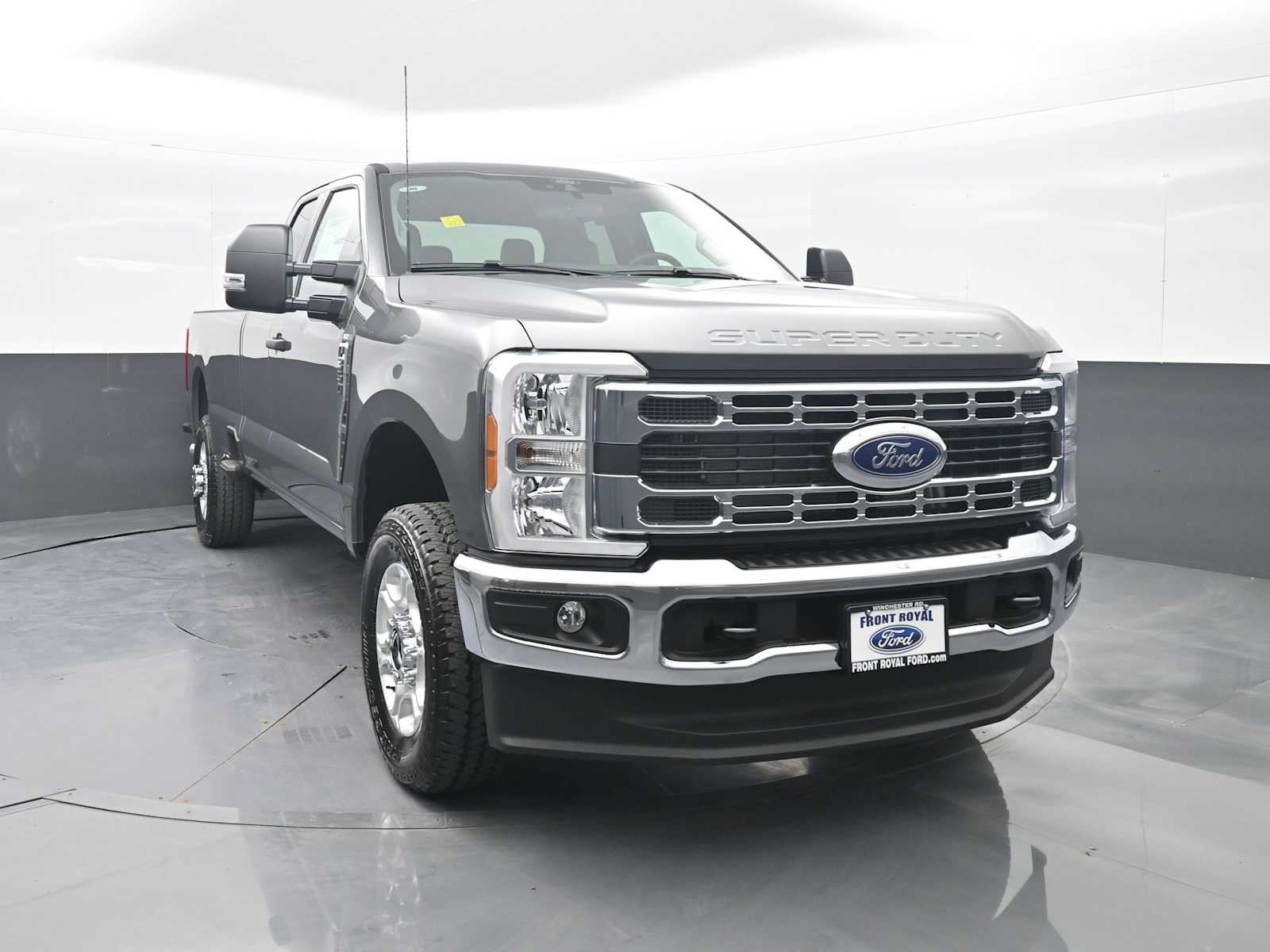 2026 Ford Super Duty F-350 SRW XLT