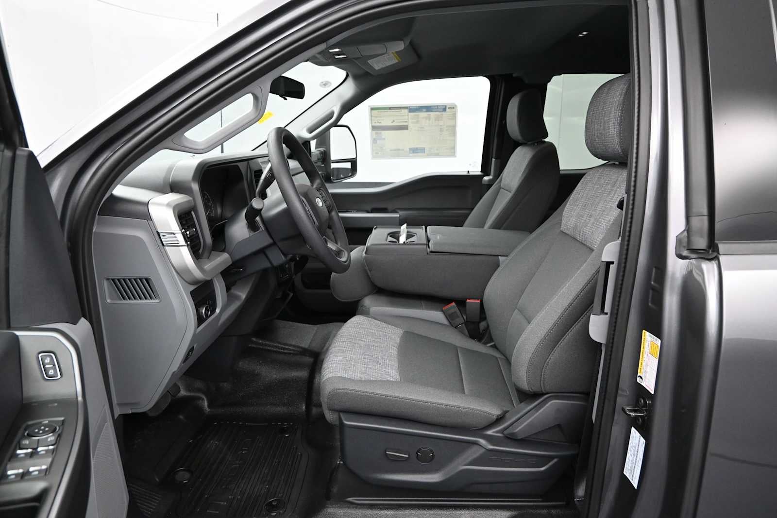 2026 Ford Super Duty F-350 SRW XLT
