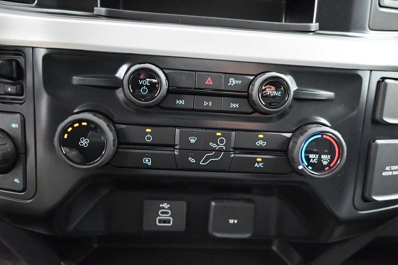 2026 Ford Super Duty F-350 SRW XLT