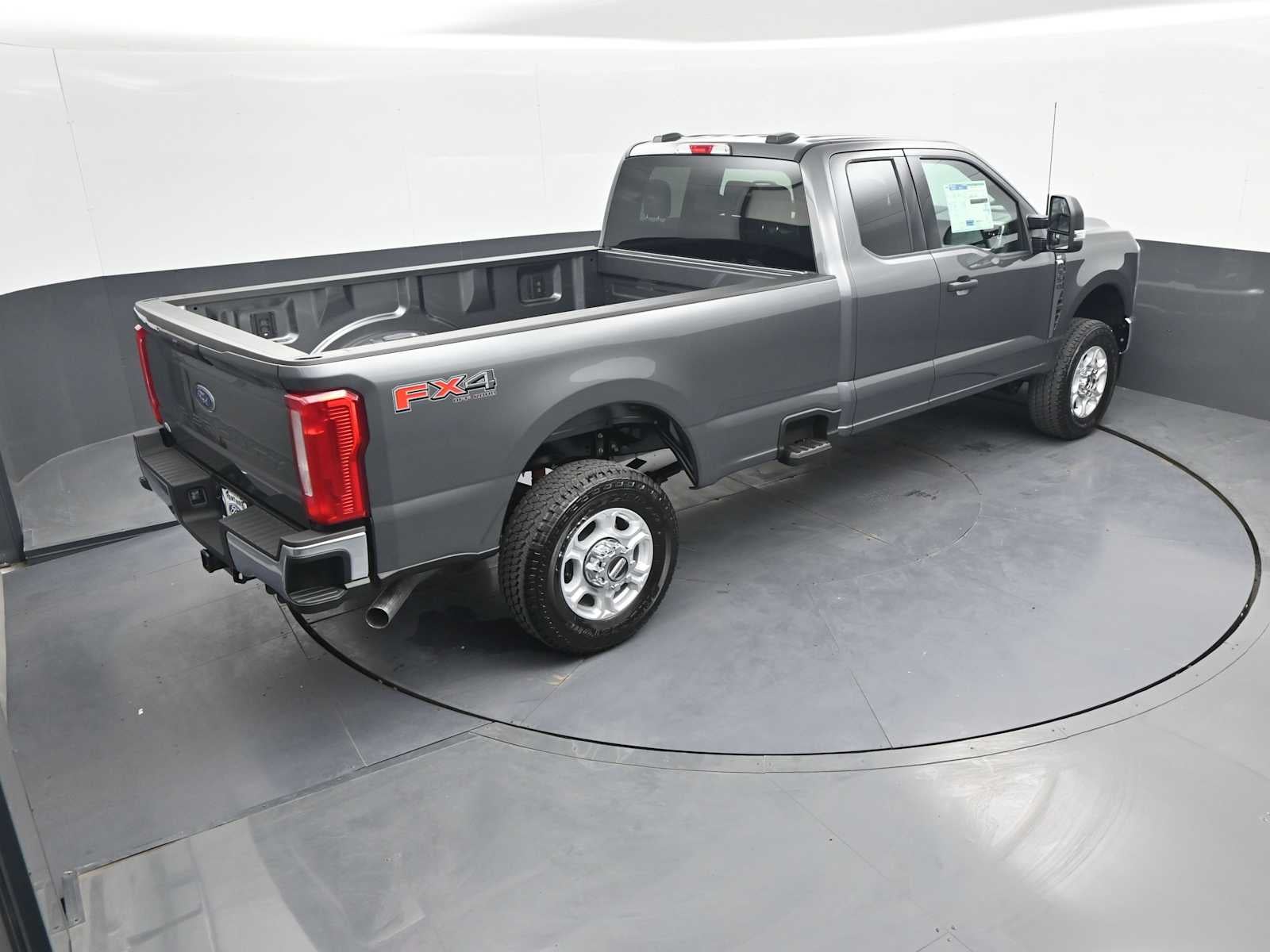 2026 Ford Super Duty F-350 SRW XLT