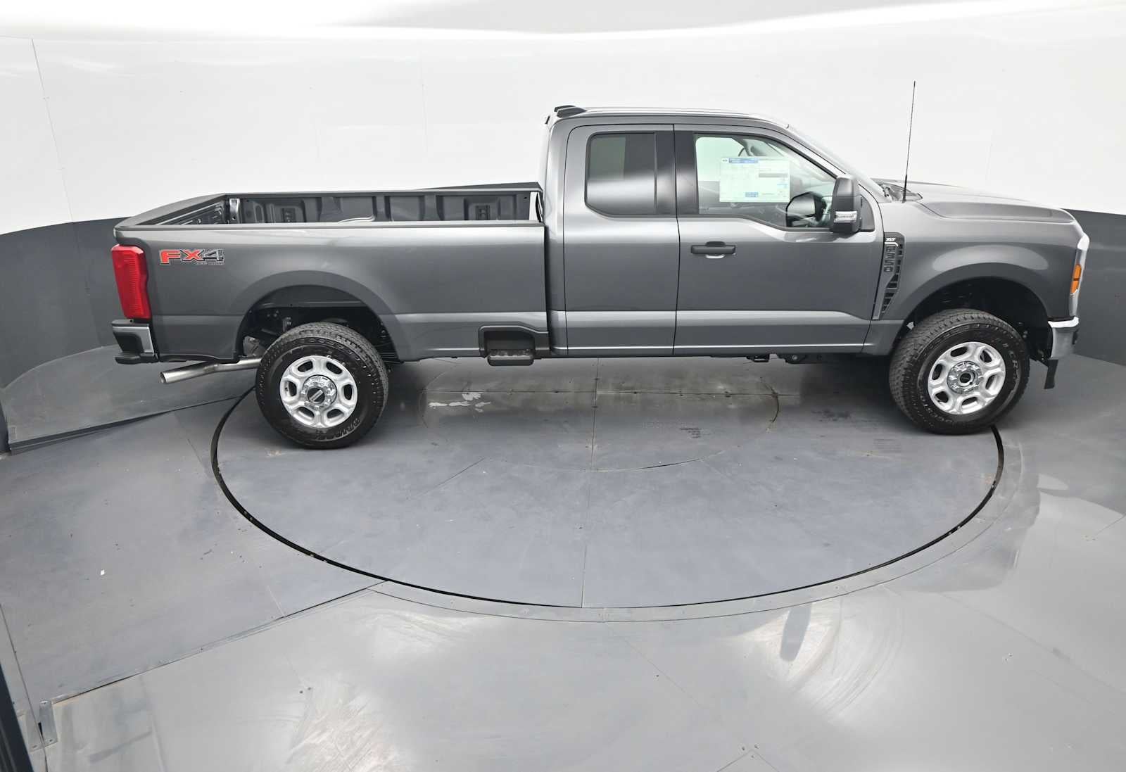2026 Ford Super Duty F-350 SRW XLT