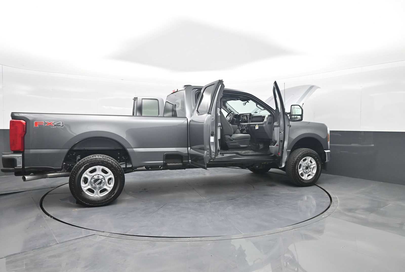 2026 Ford Super Duty F-350 SRW XLT