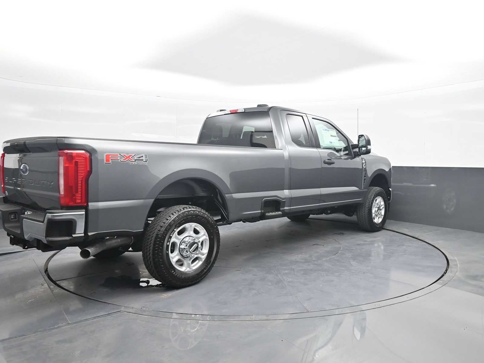 2026 Ford Super Duty F-350 SRW XLT