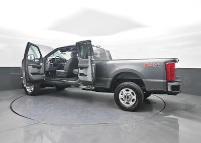 2026 Ford Super Duty F-350 SRW XLT