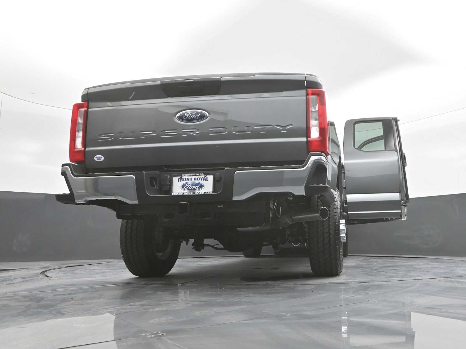 2026 Ford Super Duty F-350 SRW XLT