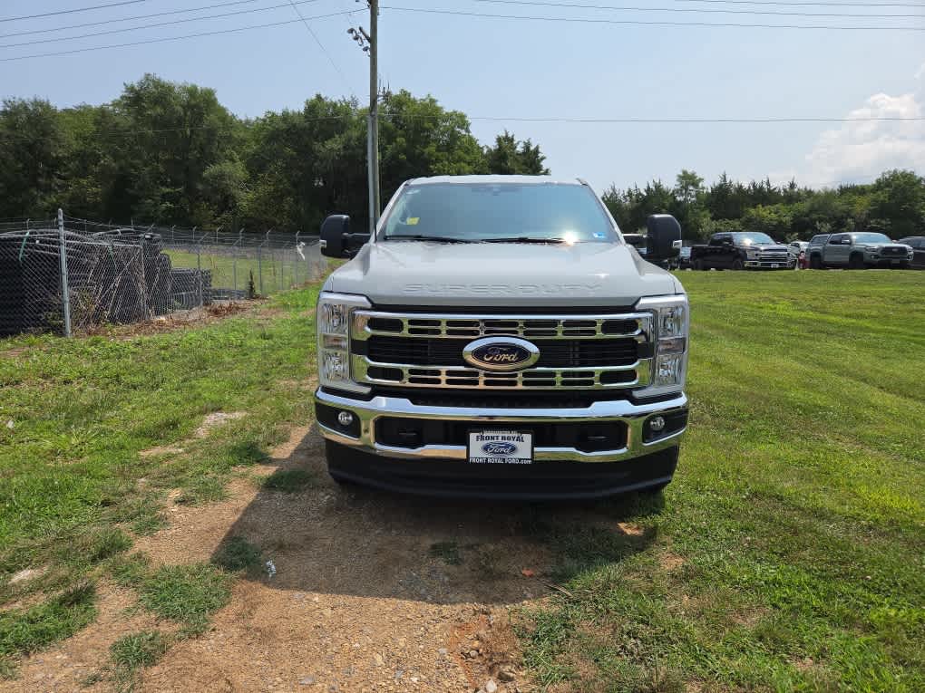 2026 Ford Super Duty F-350 SRW XLT