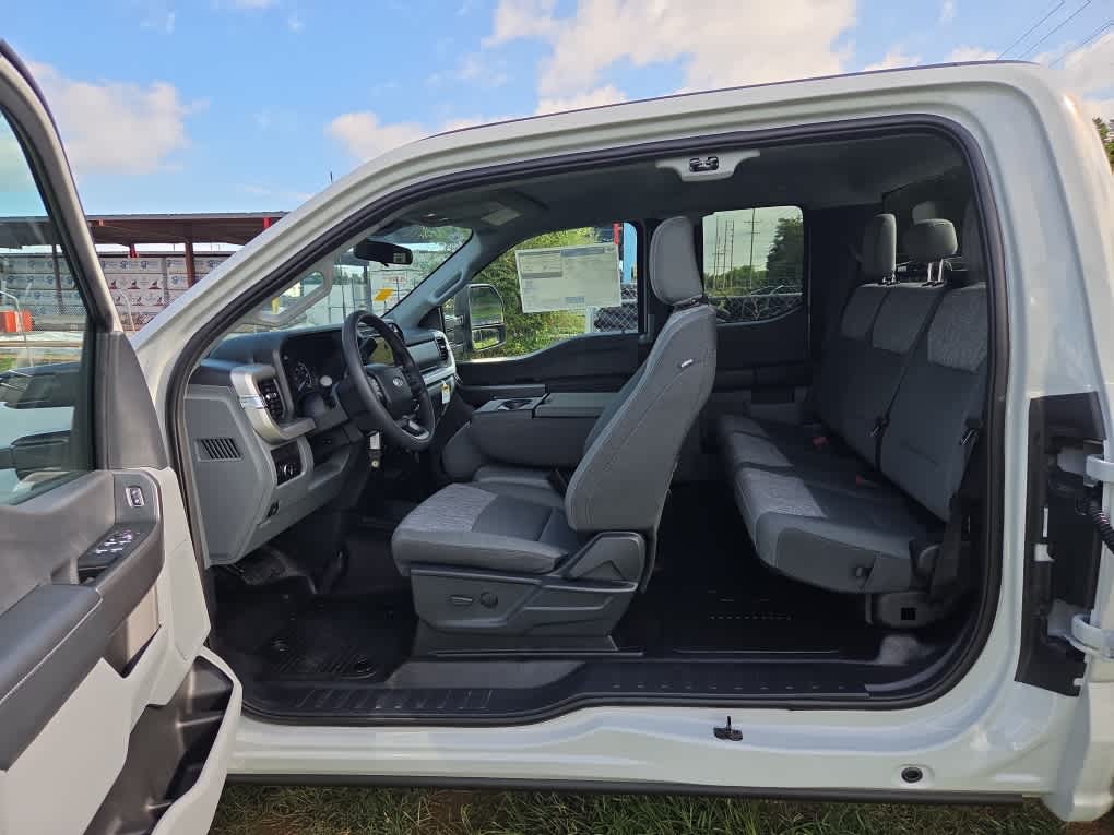 2026 Ford Super Duty F-350 SRW XLT