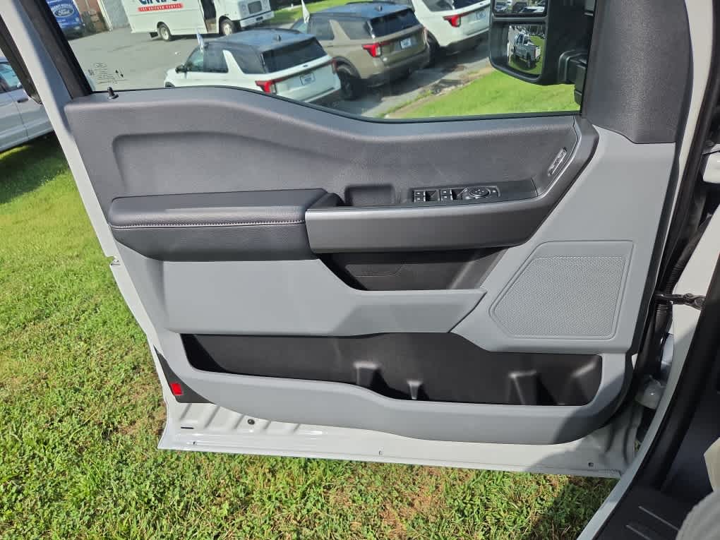 2026 Ford Super Duty F-350 SRW XLT