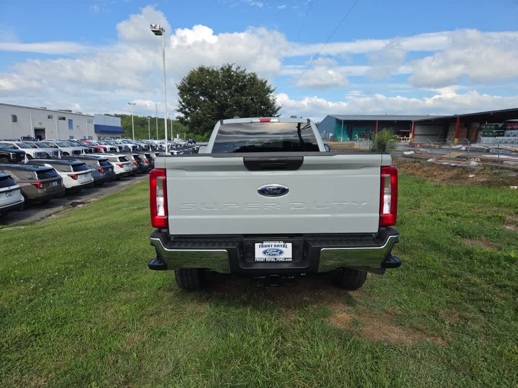 2026 Ford Super Duty F-350 SRW XLT