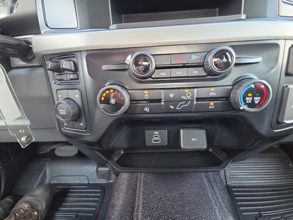 2026 Ford Super Duty F-350 SRW XLT