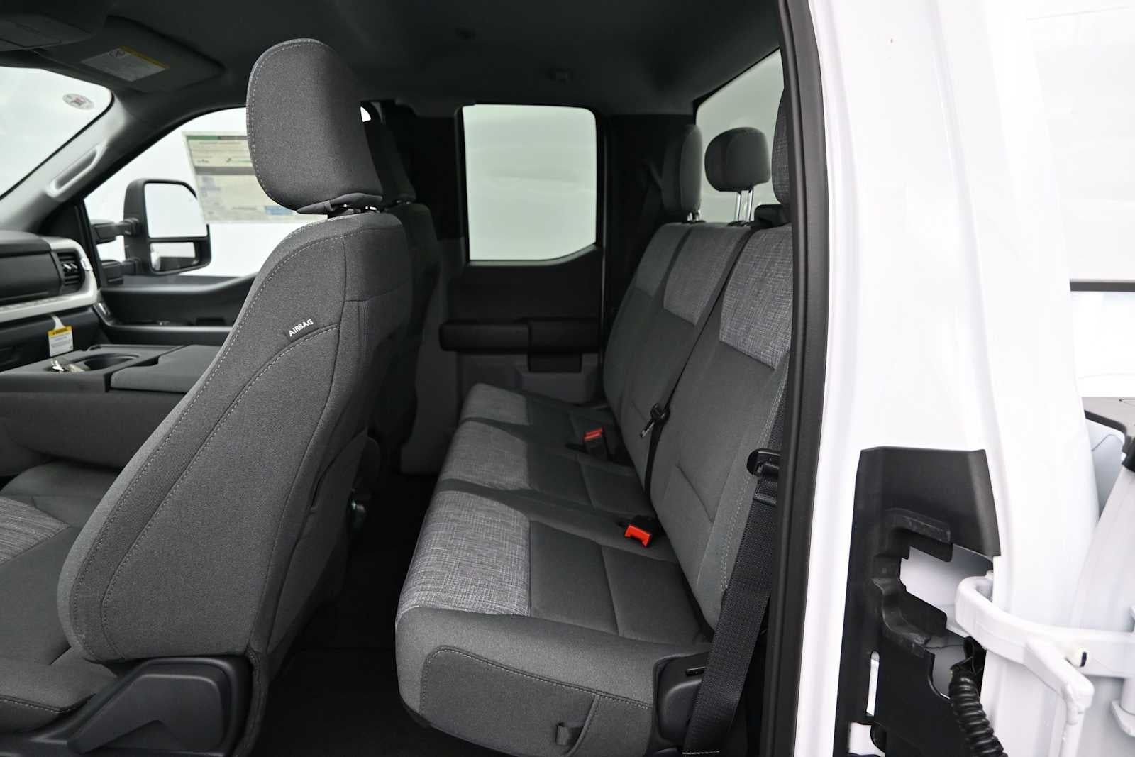 2026 Ford Super Duty F-350 SRW XLT