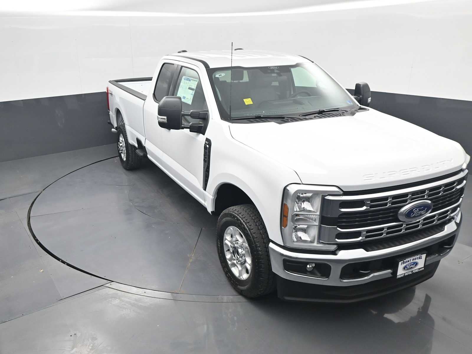 2026 Ford Super Duty F-350 SRW XLT