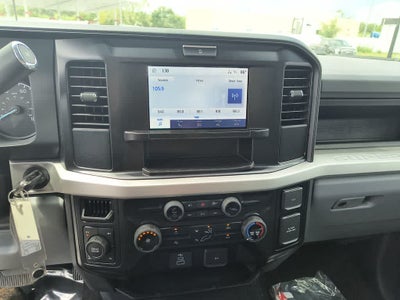 2025 Ford Super Duty F-350 SRW XL