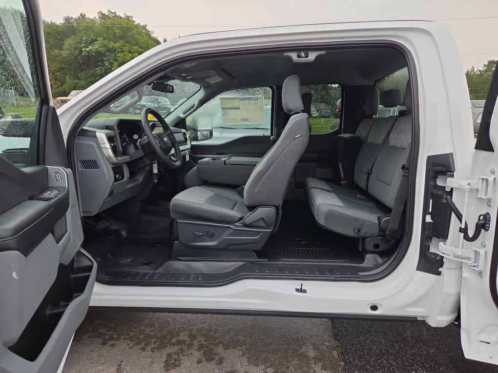 2026 Ford Super Duty F-350 SRW XLT