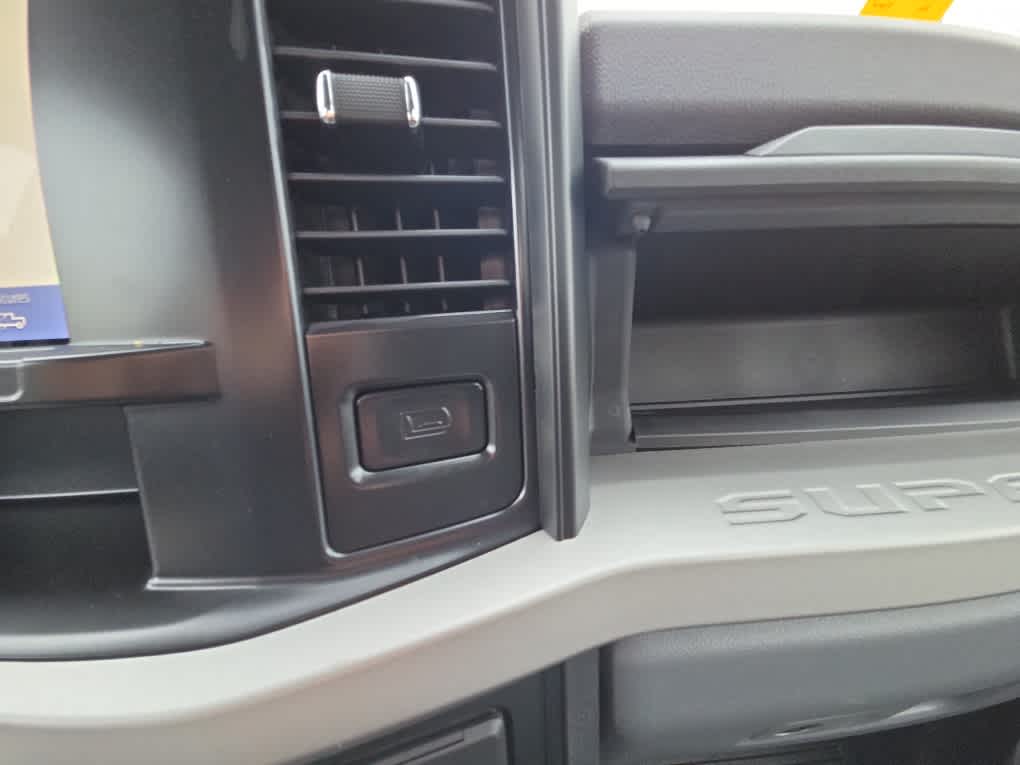 2026 Ford Super Duty F-350 SRW XLT