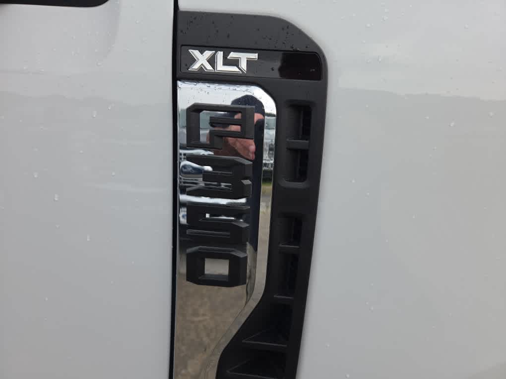 2026 Ford Super Duty F-350 SRW XLT