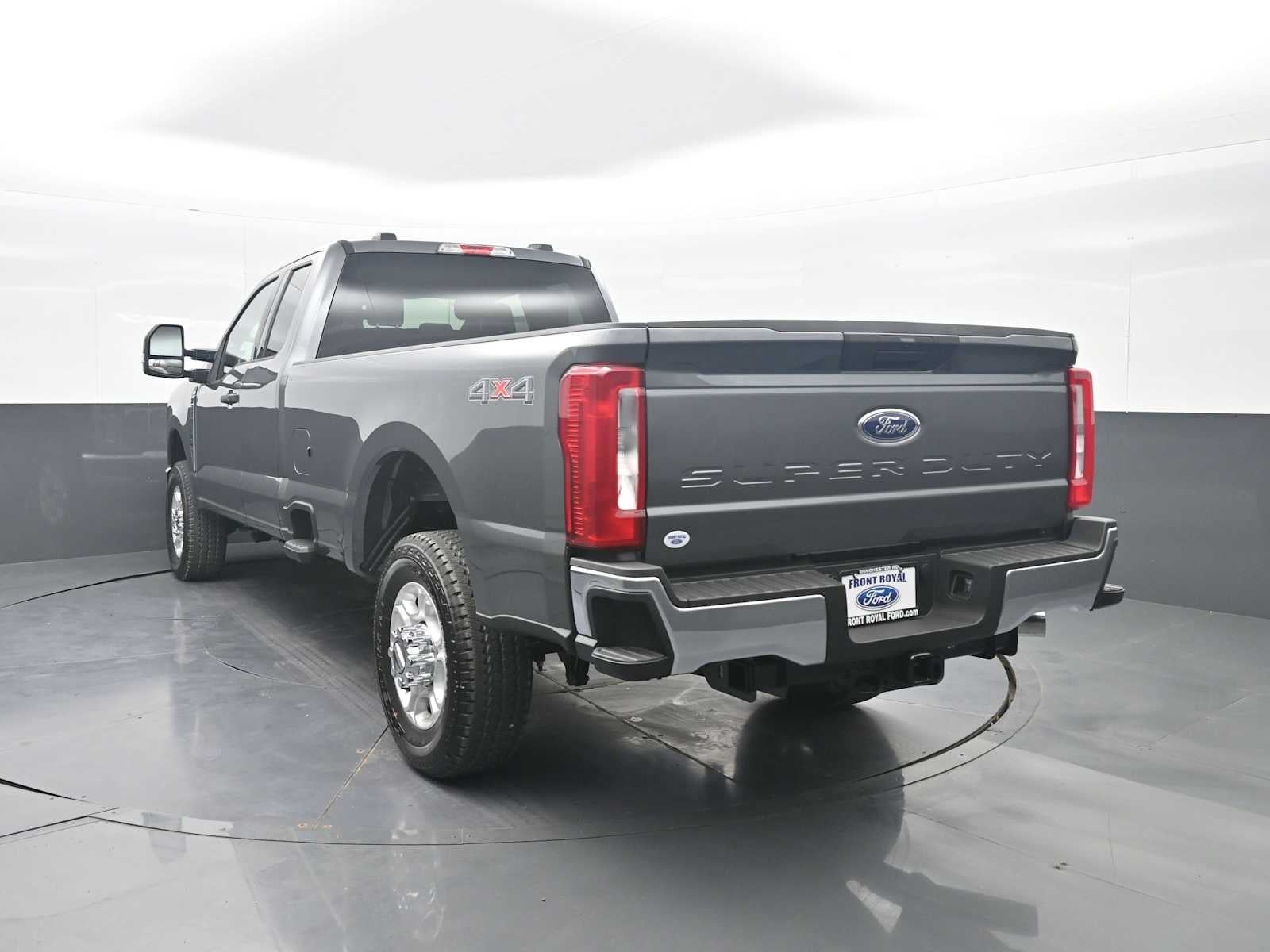 2026 Ford Super Duty F-350 SRW XLT
