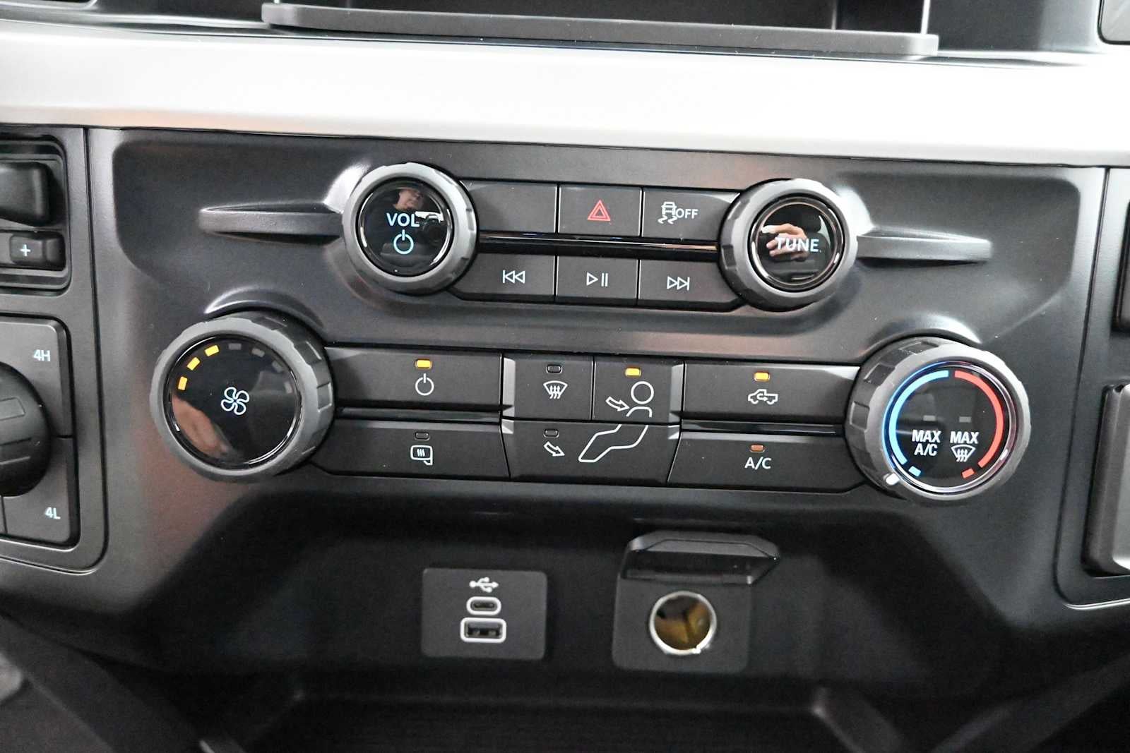 2026 Ford Super Duty F-350 SRW XLT