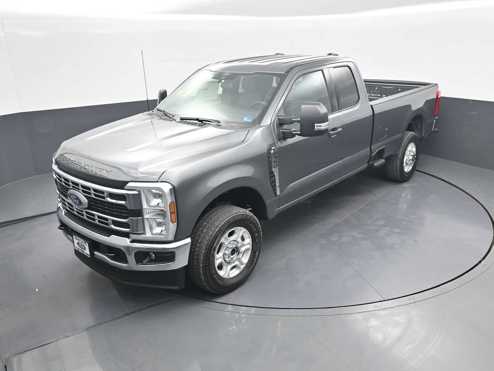 2026 Ford Super Duty F-350 SRW XLT