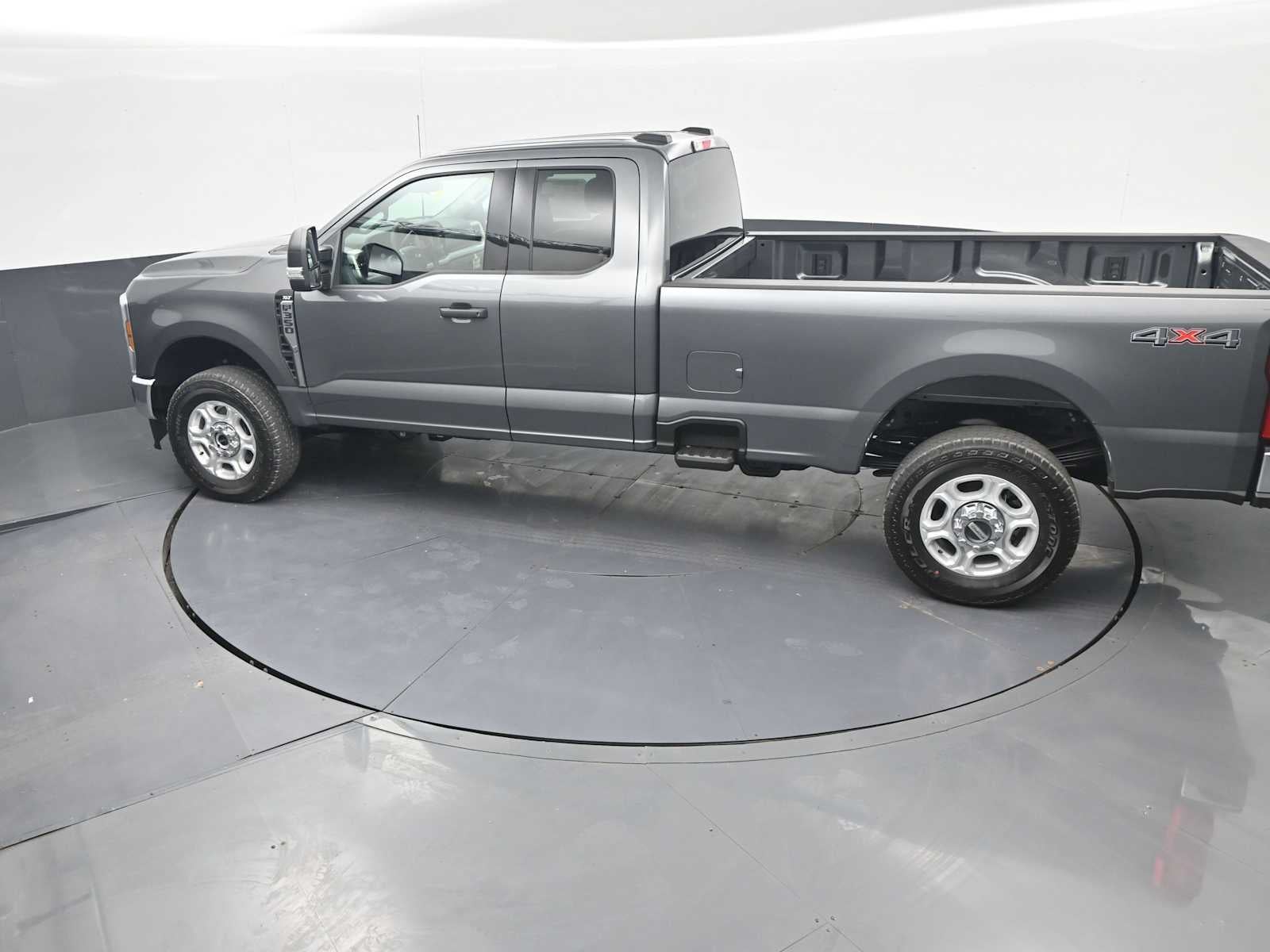 2026 Ford Super Duty F-350 SRW XLT