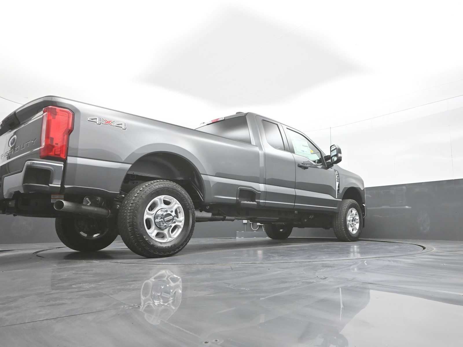 2026 Ford Super Duty F-350 SRW XLT