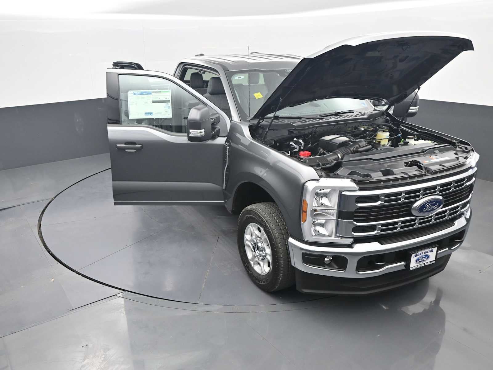 2026 Ford Super Duty F-350 SRW XLT