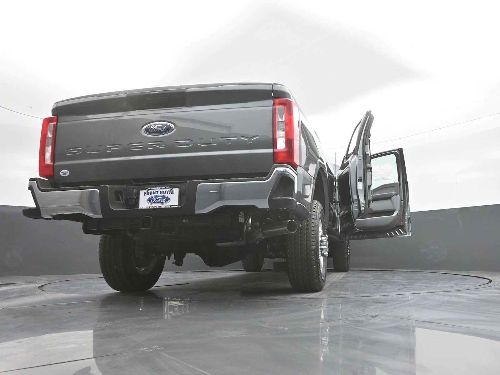 2026 Ford Super Duty F-350 SRW XLT
