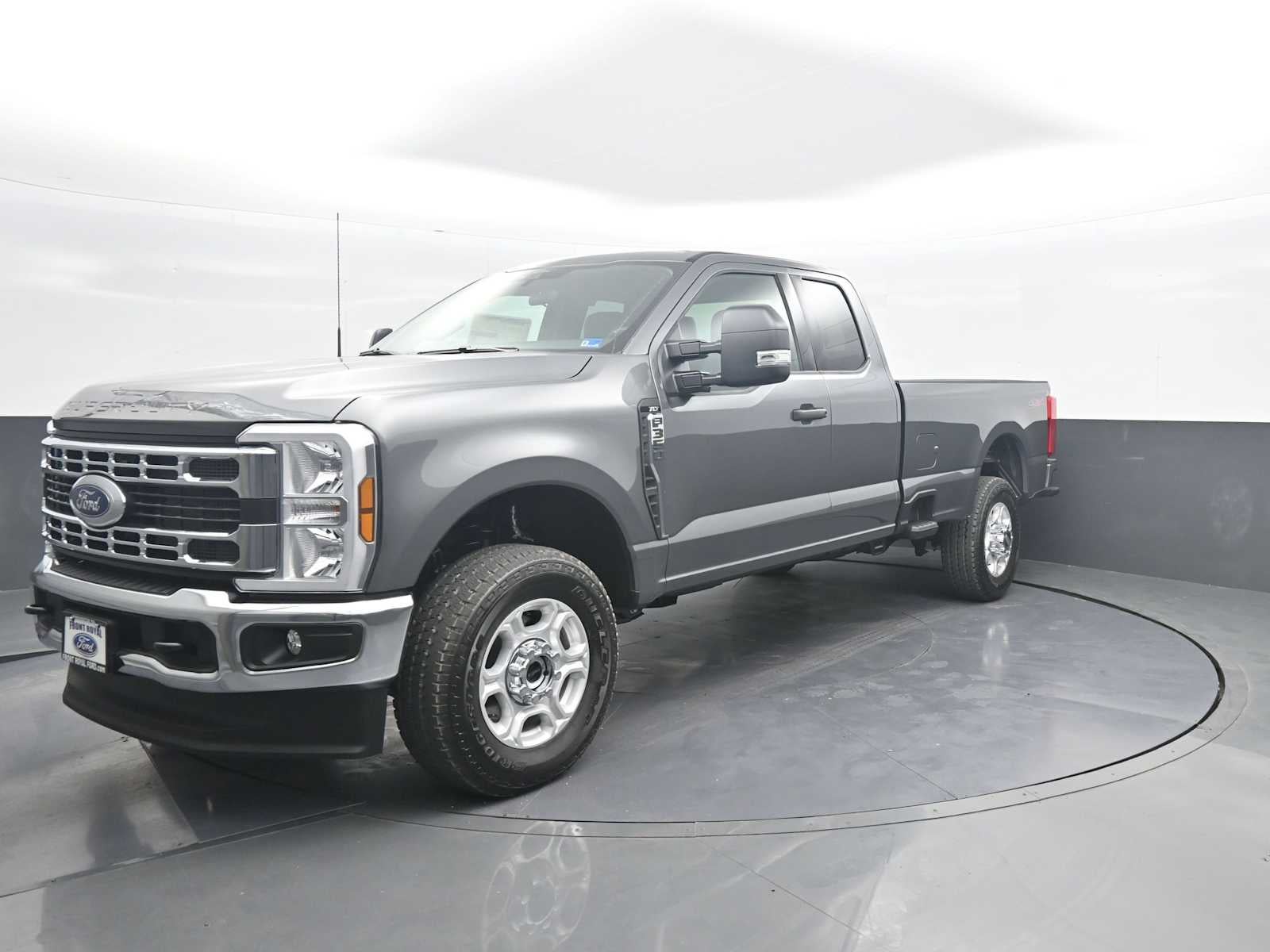 2026 Ford Super Duty F-350 SRW XLT