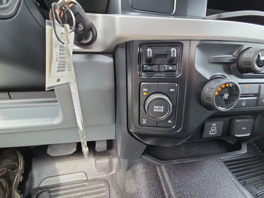 2026 Ford Super Duty F-350 SRW XLT