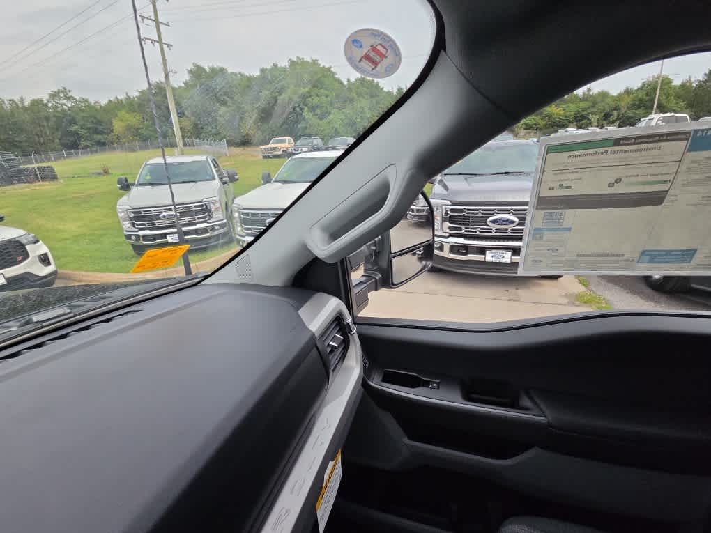 2026 Ford Super Duty F-350 SRW XLT