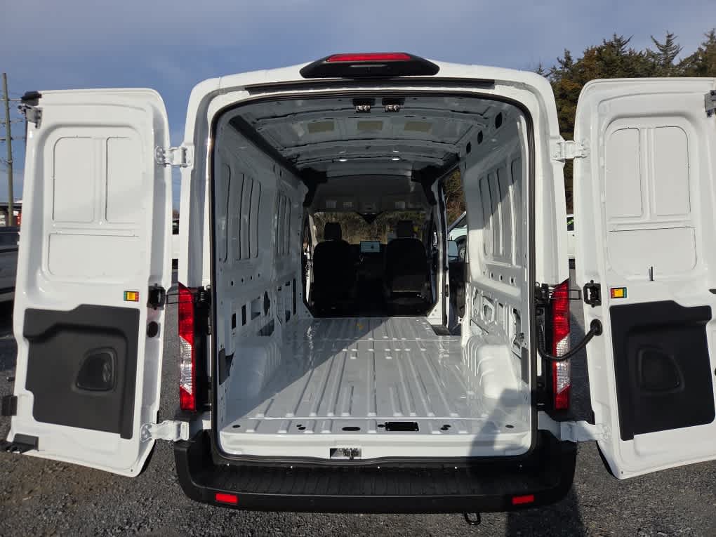 2026 Ford Transit Base