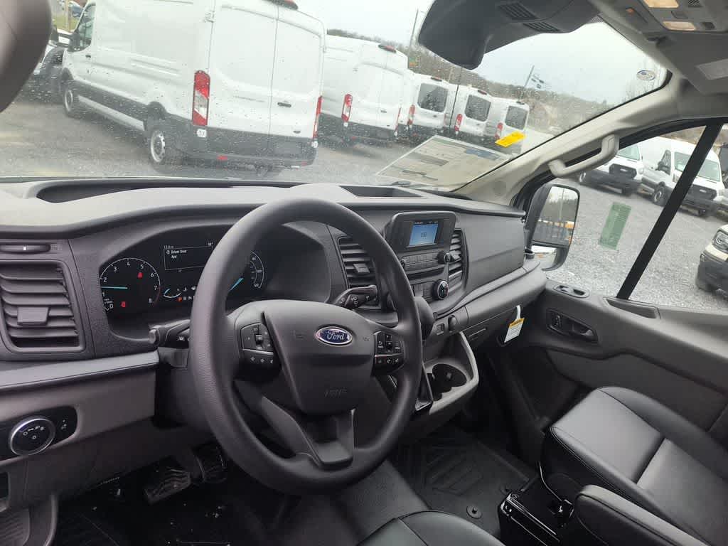 2025 Ford Transit Base