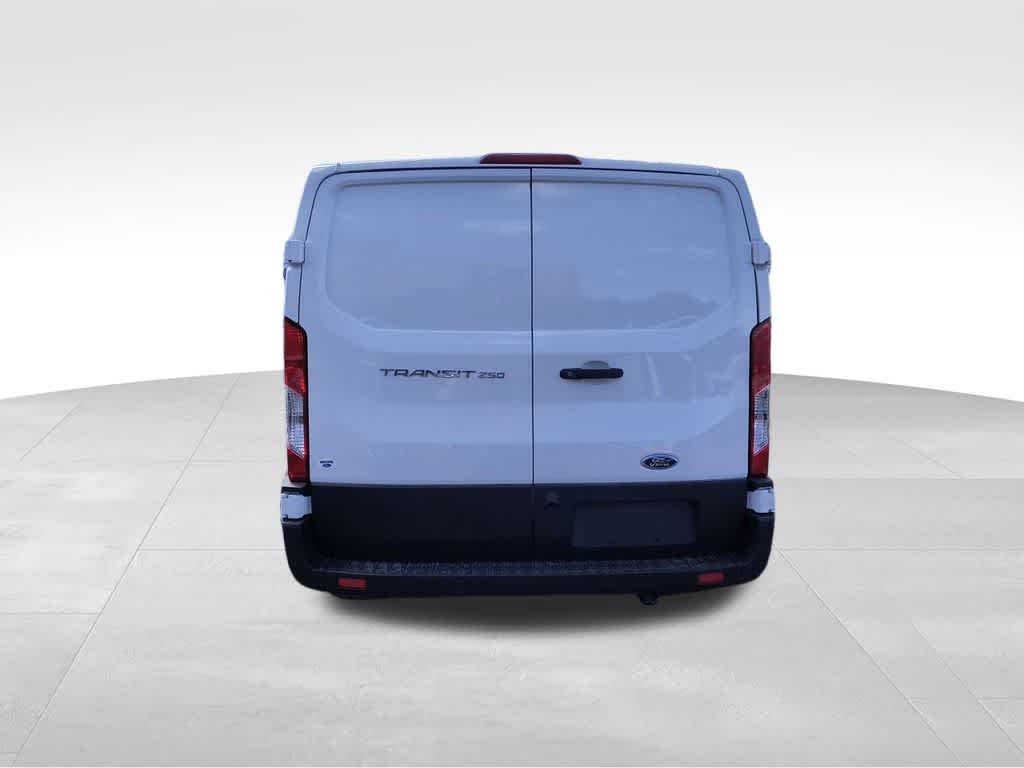 2025 Ford Transit Base