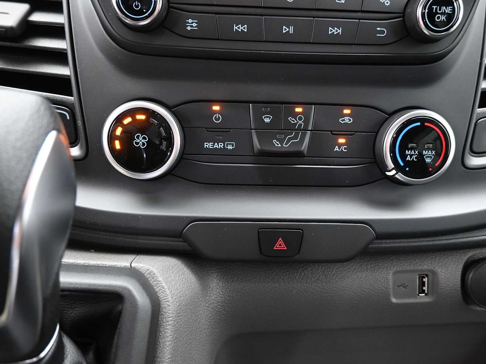 2025 Ford Transit Base