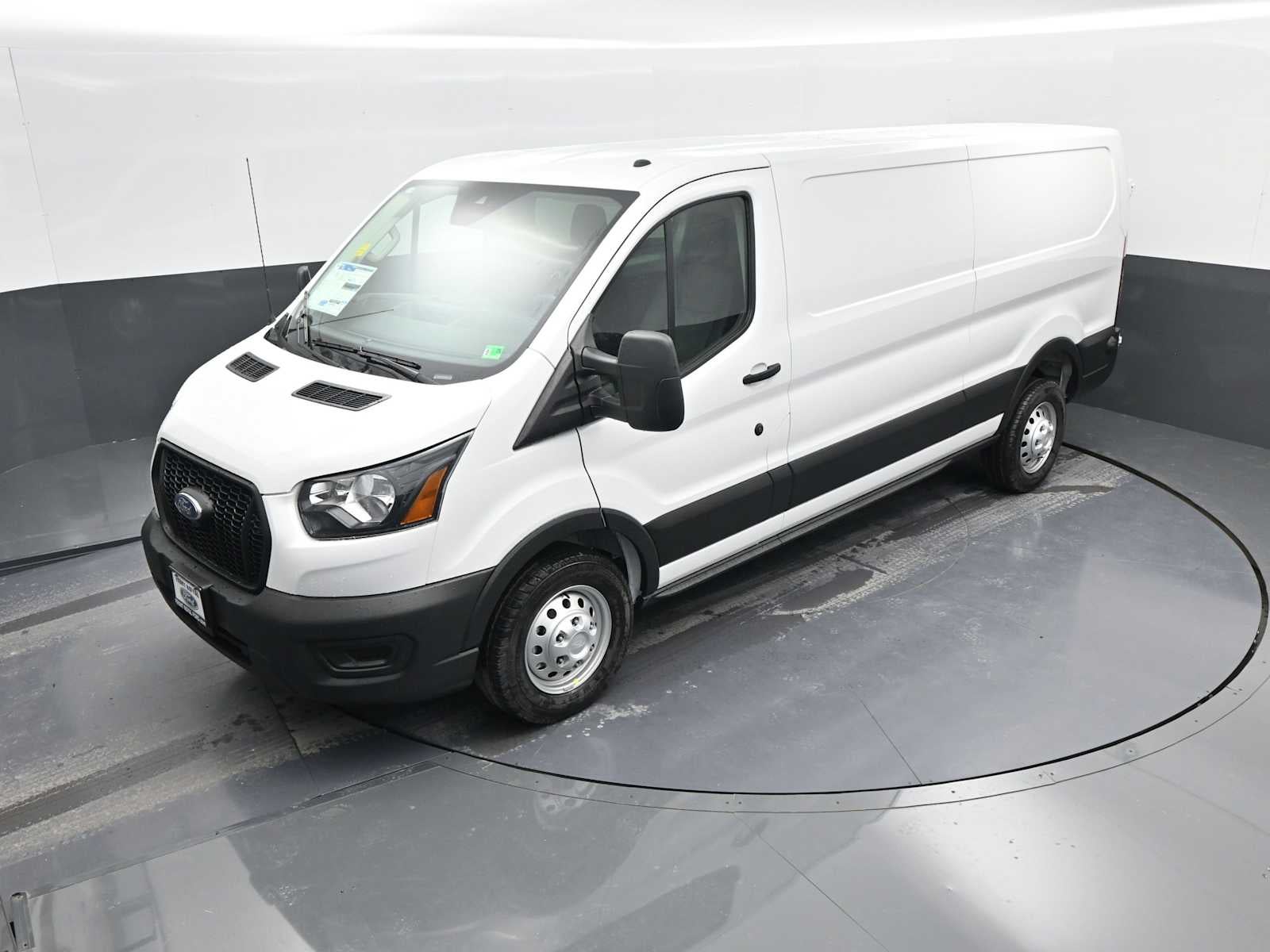 2025 Ford Transit Base