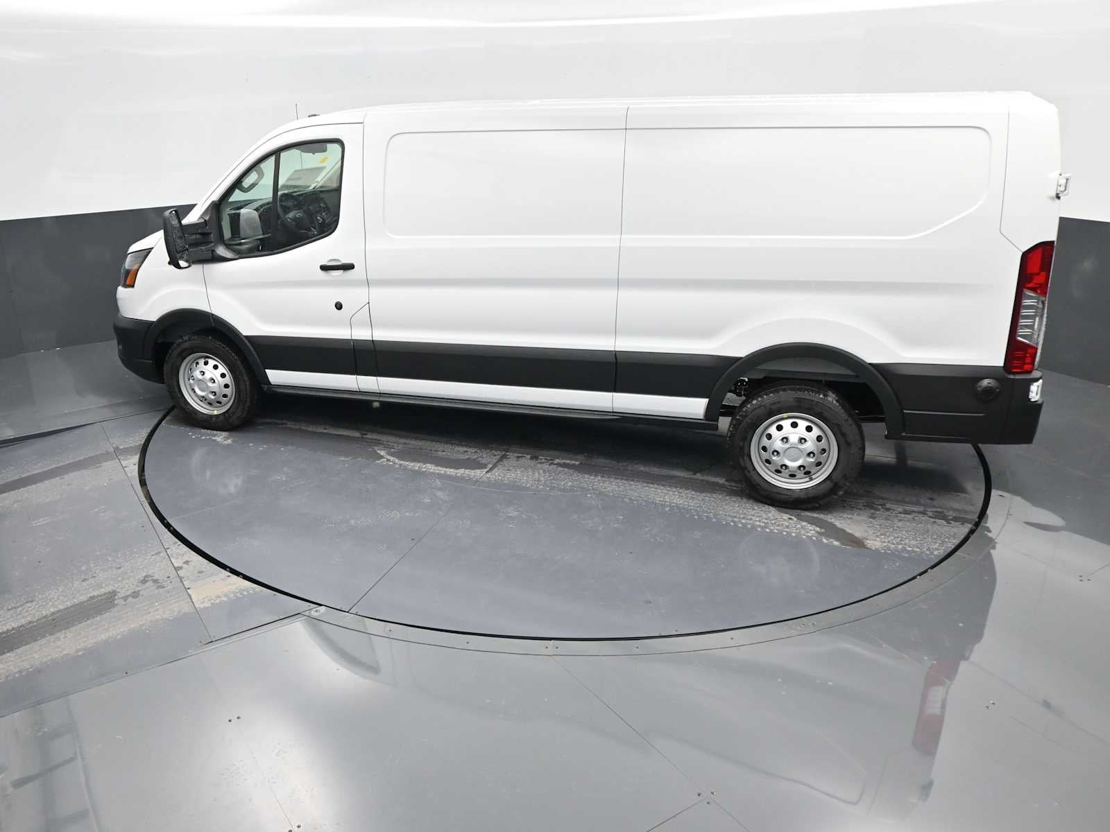 2025 Ford Transit Base