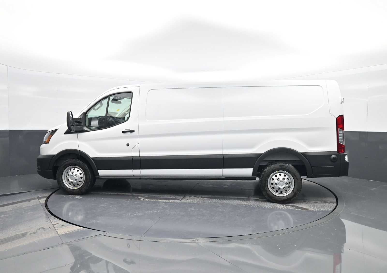 2025 Ford Transit Base