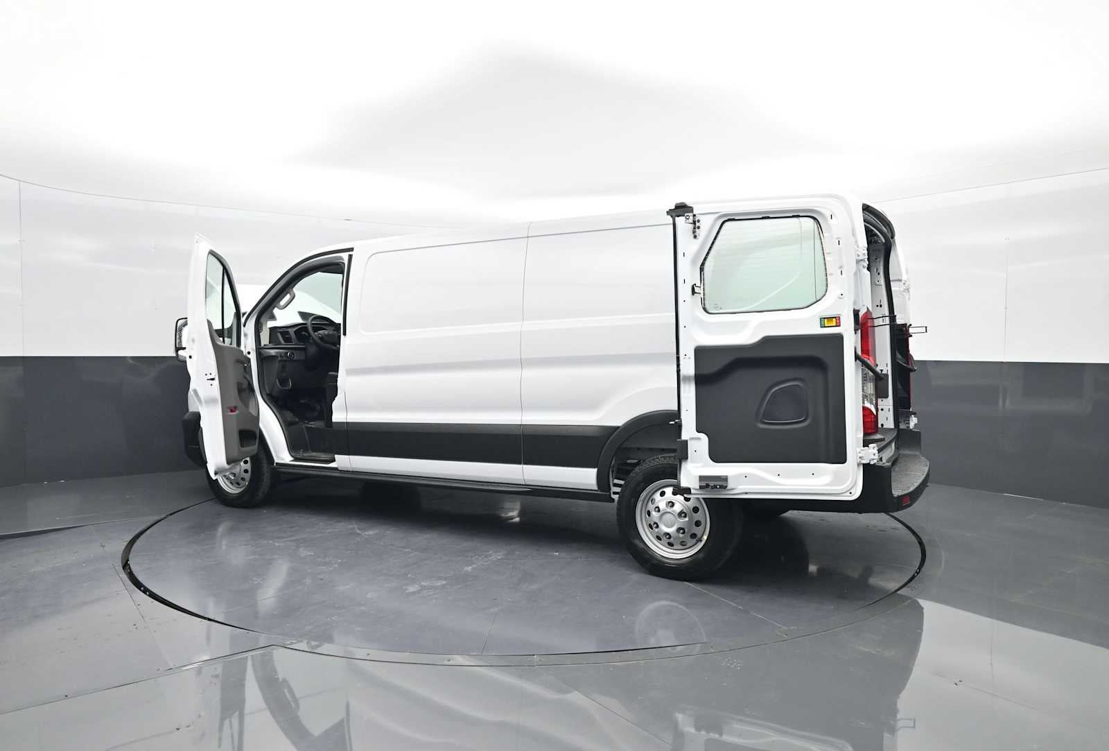 2025 Ford Transit Base