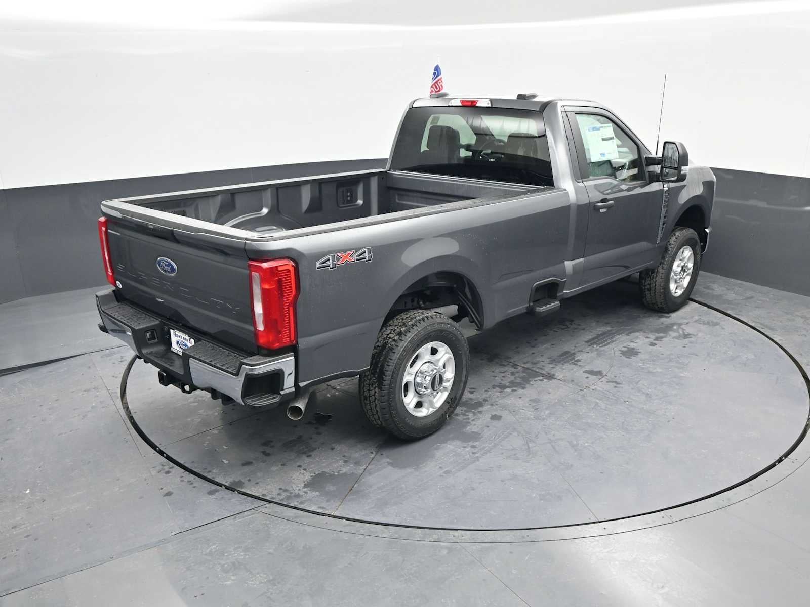 2026 Ford Super Duty F-350 SRW XLT