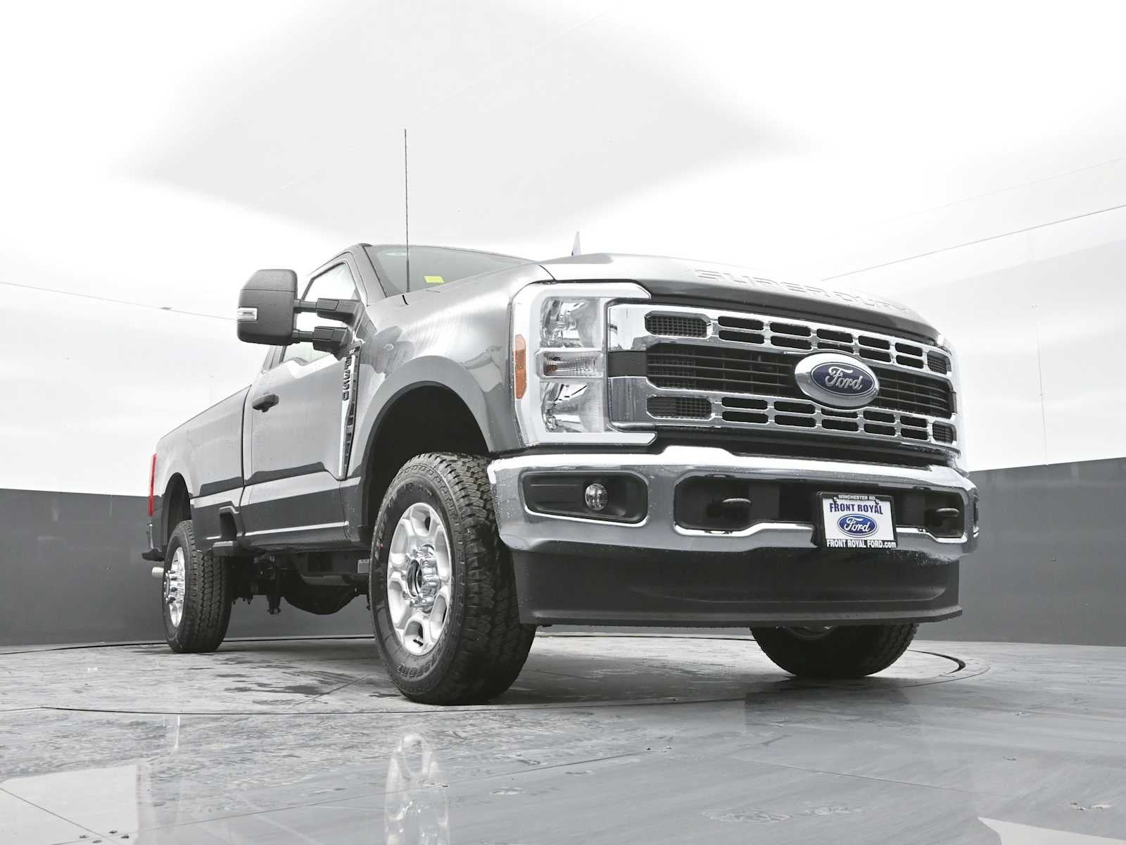 2026 Ford Super Duty F-350 SRW XLT