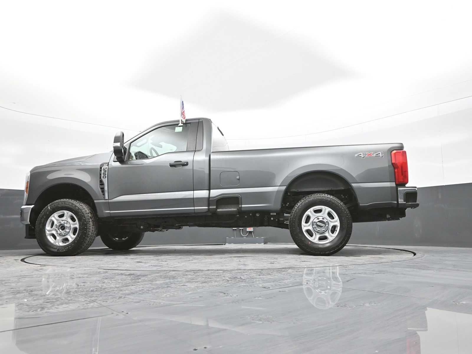 2026 Ford Super Duty F-350 SRW XLT