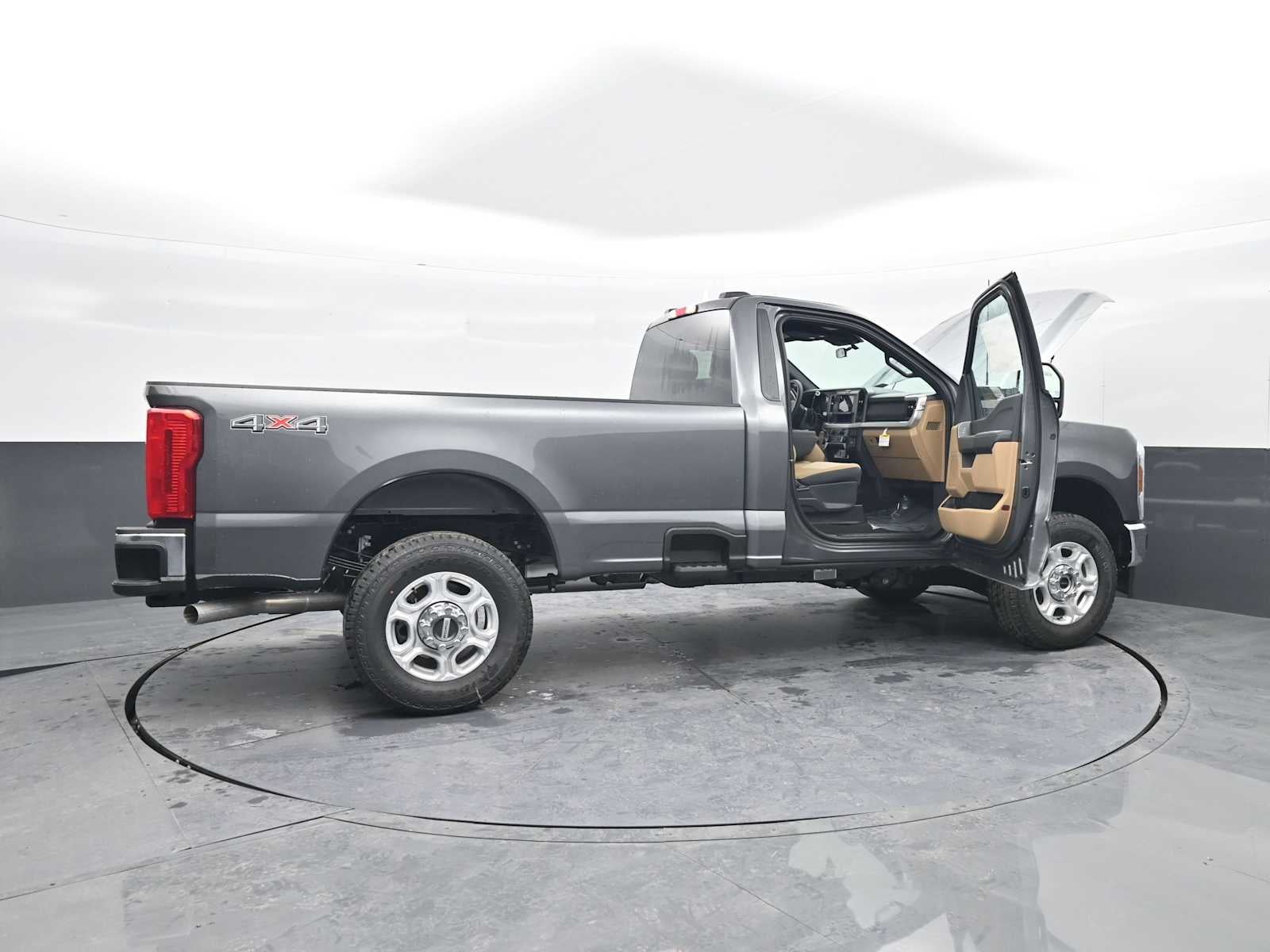 2026 Ford Super Duty F-350 SRW XLT