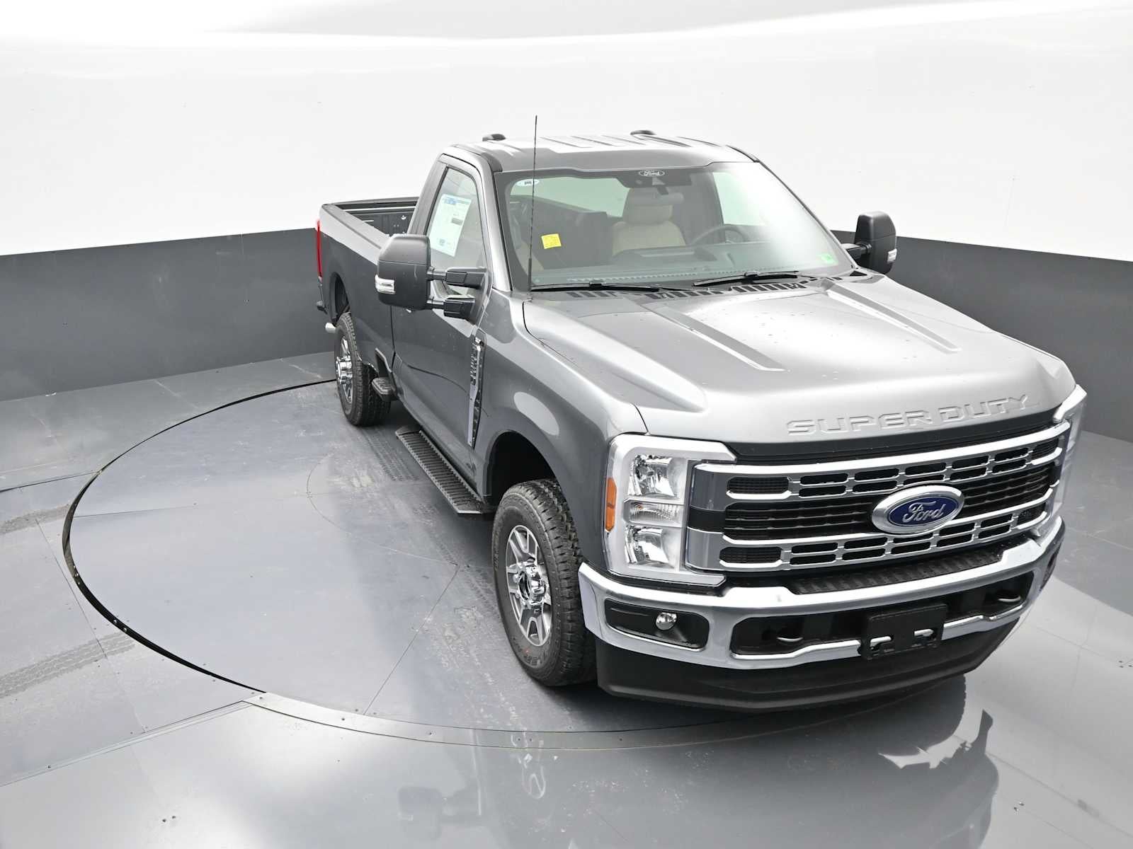 2025 Ford Super Duty F-350 SRW XLT