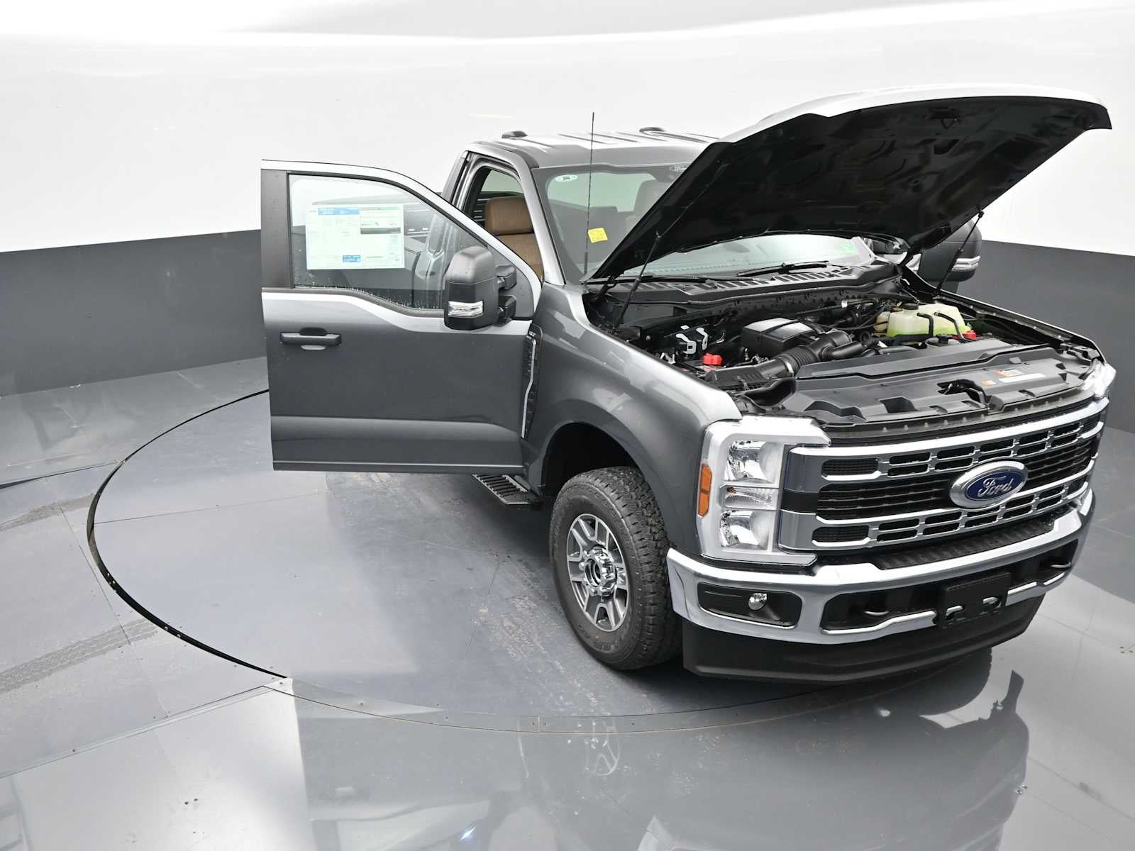2025 Ford Super Duty F-350 SRW XLT