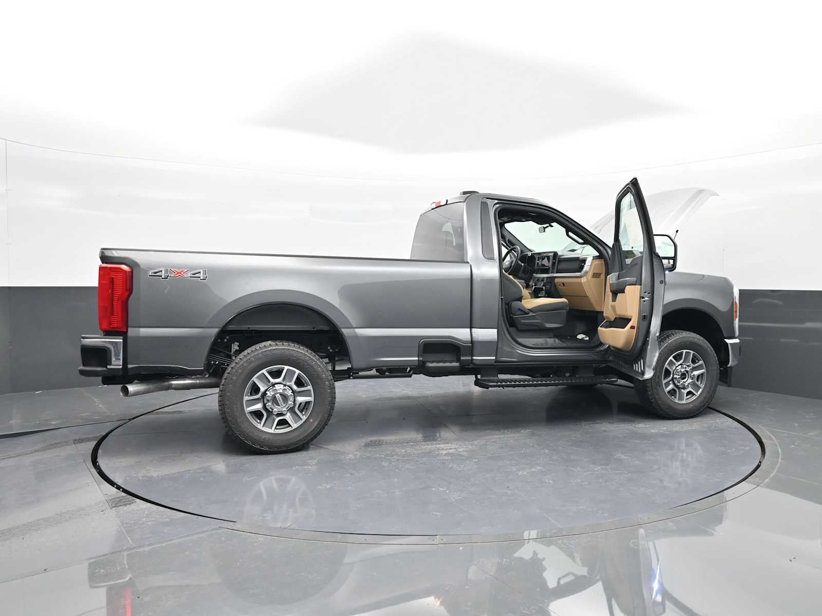 2025 Ford Super Duty F-350 SRW XLT