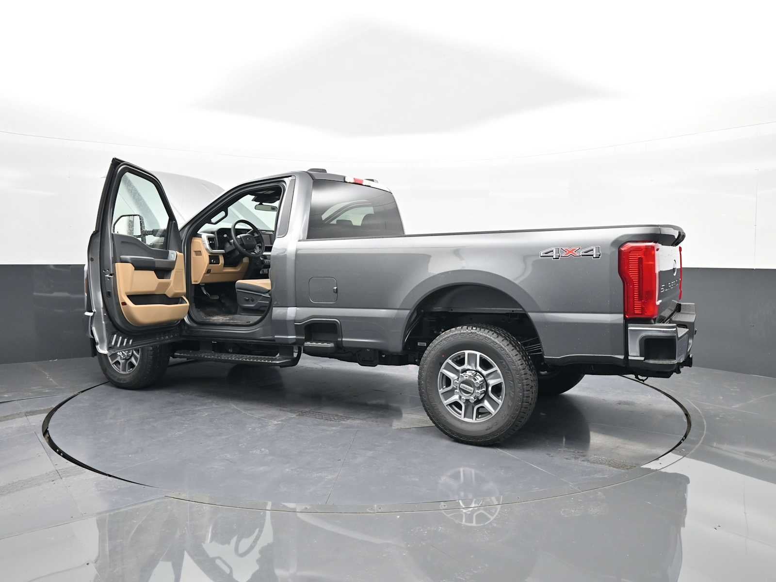 2025 Ford Super Duty F-350 SRW XLT